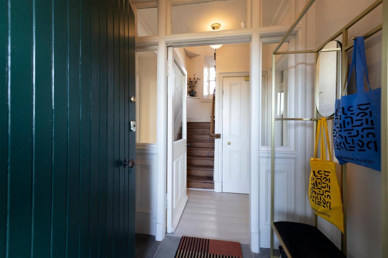 Joivy Observatory House & Apartment Единбург Екстериор снимка